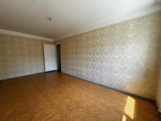 Продам трехкомнатную (3-комн.) квартиру, Тырныаузский проезд, 10, Нальчик г