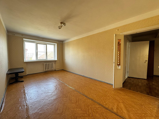 Продам трехкомнатную (3-комн.) квартиру, Тырныаузский проезд, 10, Нальчик г
