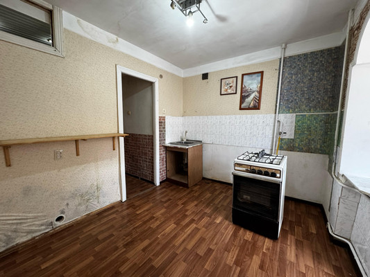 Продам трехкомнатную (3-комн.) квартиру, Тырныаузский проезд, 10, Нальчик г