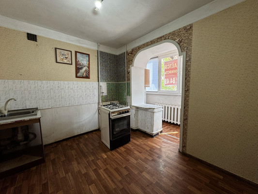 Продам трехкомнатную (3-комн.) квартиру, Тырныаузский проезд, 10, Нальчик г