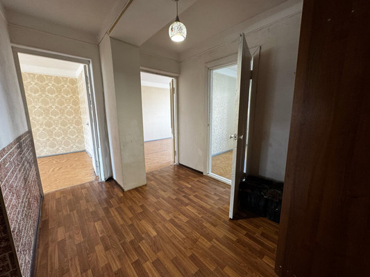 Продам трехкомнатную (3-комн.) квартиру, Тырныаузский проезд, 10, Нальчик г