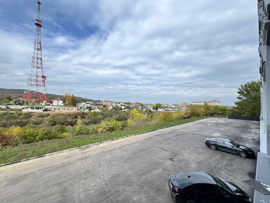 Продам трехкомнатную (3-комн.) квартиру, Биттирова ул, 123, Нальчик г