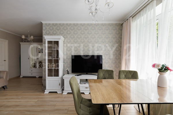 Продам трехкомнатную (3-комн.) квартиру, Театральная ул, 15 , Калининград г