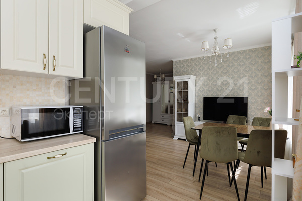 Продам трехкомнатную (3-комн.) квартиру, Театральная ул, 15 , Калининград г