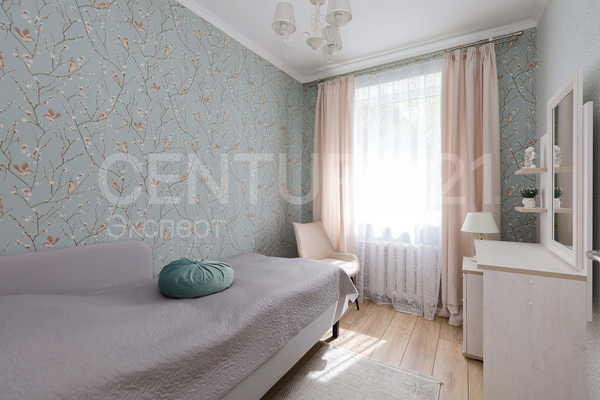 Продам трехкомнатную (3-комн.) квартиру, Театральная ул, 15 , Калининград г