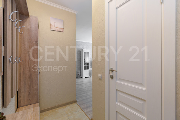 Продам трехкомнатную (3-комн.) квартиру, Театральная ул, 15 , Калининград г