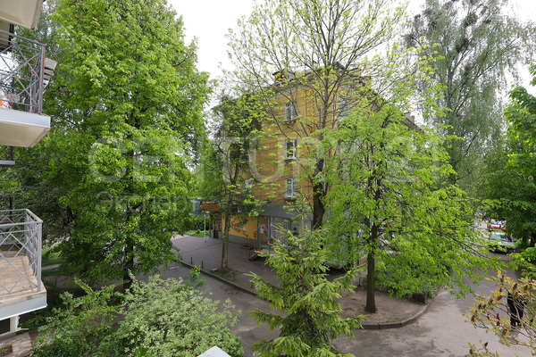 Продам трехкомнатную (3-комн.) квартиру, Театральная ул, 15 , Калининград г