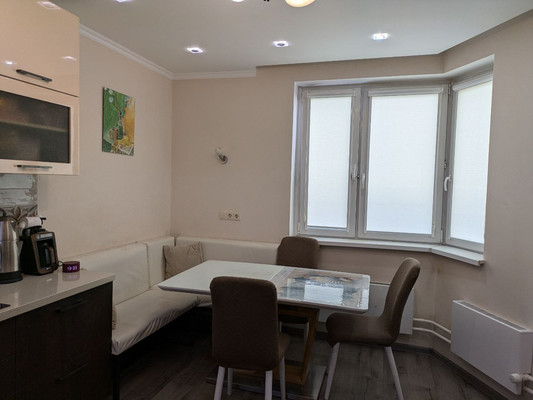 Продам трехкомнатную (3-комн.) квартиру, Рождественская ул, 33, Москва г