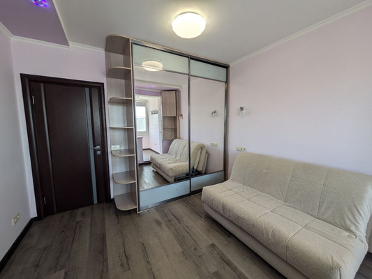 Продам трехкомнатную (3-комн.) квартиру, Рождественская ул, 33, Москва г