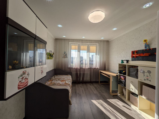 Продам трехкомнатную (3-комн.) квартиру, Рождественская ул, 33, Москва г