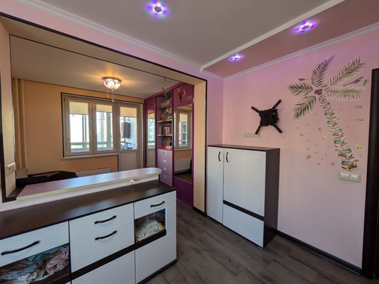 Продам трехкомнатную (3-комн.) квартиру, Рождественская ул, 33, Москва г