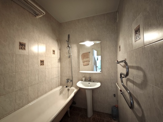 Продам двухкомнатную (2-комн.) квартиру, Культуры ул, 19, Екатеринбург г