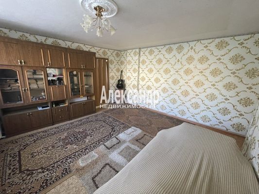 Продам двухкомнатную (2-комн.) квартиру, Октябрьская ул, 11, Назия гп