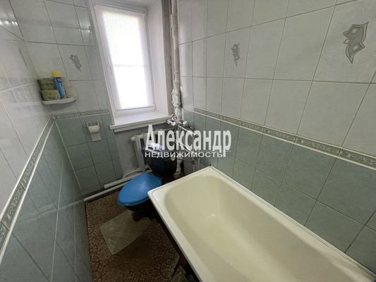 Продам двухкомнатную (2-комн.) квартиру, Октябрьская ул, 11, Назия гп