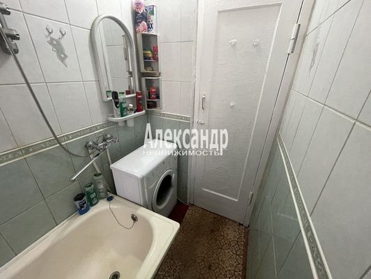 Продам двухкомнатную (2-комн.) квартиру, Октябрьская ул, 11, Назия гп