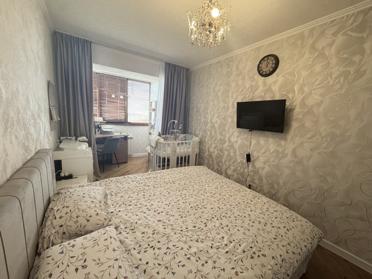 Продам трехкомнатную (3-комн.) квартиру, Таганрогская ул, 126/2, Ростов-на-Дону г