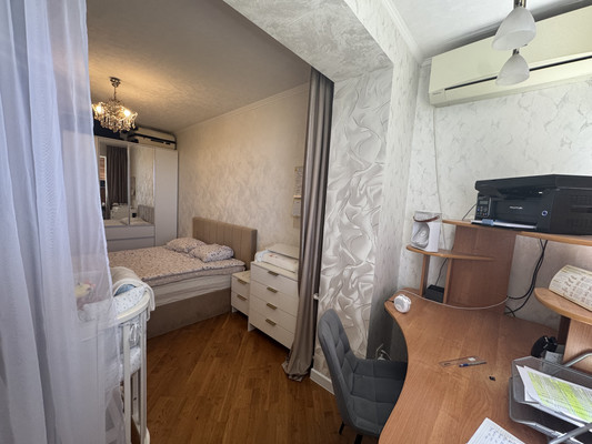 Продам трехкомнатную (3-комн.) квартиру, Таганрогская ул, 126/2, Ростов-на-Дону г