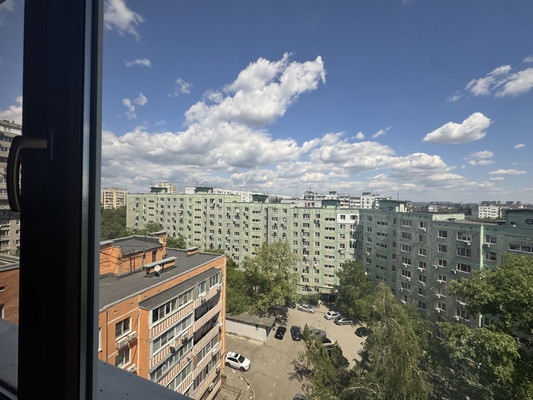 Продам трехкомнатную (3-комн.) квартиру, Таганрогская ул, 126/2, Ростов-на-Дону г