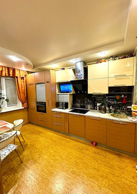Продам трехкомнатную (3-комн.) квартиру, Малая Балканская ул, 60к1, Санкт-Петербург г