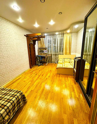 Продам трехкомнатную (3-комн.) квартиру, Малая Балканская ул, 60к1, Санкт-Петербург г