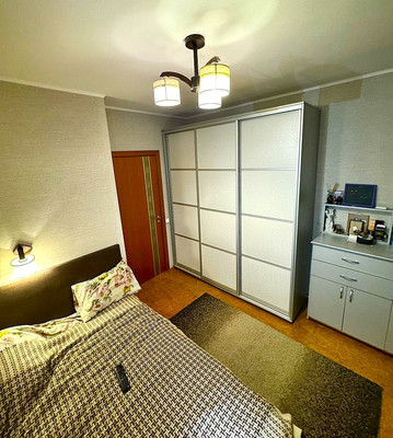Продам трехкомнатную (3-комн.) квартиру, Малая Балканская ул, 60к1, Санкт-Петербург г
