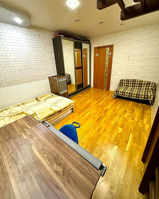 Продам трехкомнатную (3-комн.) квартиру, Малая Балканская ул, 60к1, Санкт-Петербург г