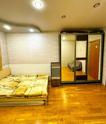 Продам трехкомнатную (3-комн.) квартиру, Малая Балканская ул, 60к1, Санкт-Петербург г