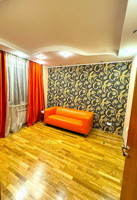 Продам трехкомнатную (3-комн.) квартиру, Малая Балканская ул, 60к1, Санкт-Петербург г