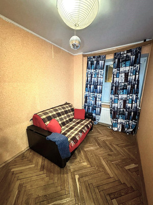 Продам трехкомнатную (3-комн.) квартиру, Малая Балканская ул, 60к1, Санкт-Петербург г