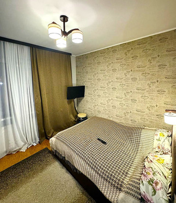 Продам трехкомнатную (3-комн.) квартиру, Малая Балканская ул, 60к1, Санкт-Петербург г