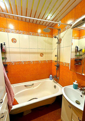 Продам трехкомнатную (3-комн.) квартиру, Малая Балканская ул, 60к1, Санкт-Петербург г