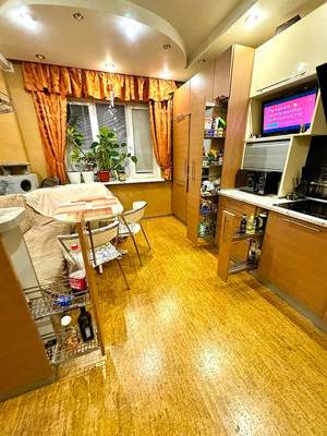 Продам трехкомнатную (3-комн.) квартиру, Малая Балканская ул, 60к1, Санкт-Петербург г
