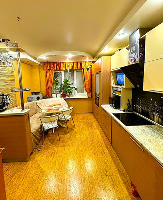 Продам трехкомнатную (3-комн.) квартиру, Малая Балканская ул, 60к1, Санкт-Петербург г