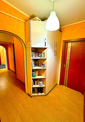 Продам трехкомнатную (3-комн.) квартиру, Малая Балканская ул, 60к1, Санкт-Петербург г