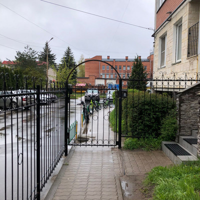 Продам трехкомнатную (3-комн.) квартиру, Октябрьская ул, 10, Великий Новгород г