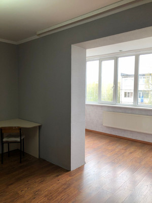 Продам трехкомнатную (3-комн.) квартиру, Октябрьская ул, 10, Великий Новгород г