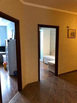 Продам трехкомнатную (3-комн.) квартиру, Октябрьская ул, 10, Великий Новгород г
