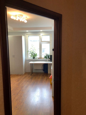 Продам трехкомнатную (3-комн.) квартиру, Октябрьская ул, 10, Великий Новгород г