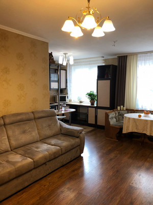 Продам трехкомнатную (3-комн.) квартиру, Октябрьская ул, 10, Великий Новгород г