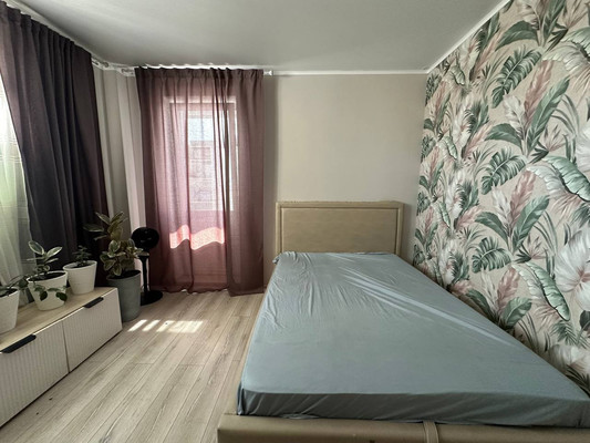 Продам двухкомнатную (2-комн.) квартиру, Чкалова ул, 258, Екатеринбург г