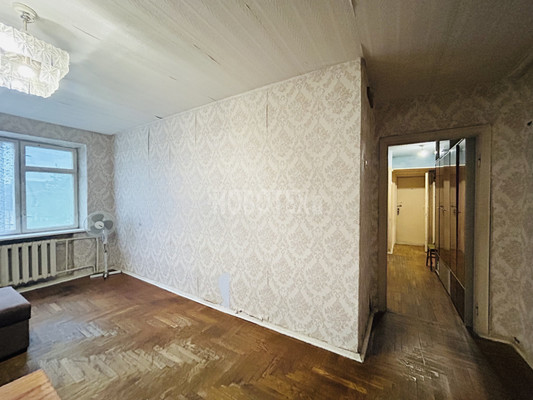 Продам трехкомнатную (3-комн.) квартиру, Кириченко ул, 18а, Горячий Ключ г