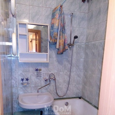 Продам трехкомнатную (3-комн.) квартиру, Ольги Форш ул, 3, Санкт-Петербург г