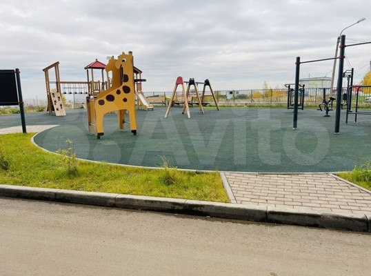 Продам двухкомнатную (2-комн.) квартиру, 40 лет Победы ул, 2и, Красноярск г