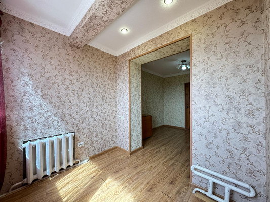 Продам трехкомнатную (3-комн.) квартиру, Мовсисяна ул, 20, Нальчик г