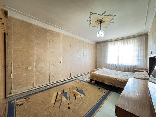 Продам трехкомнатную (3-комн.) квартиру, Мовсисяна ул, 20, Нальчик г