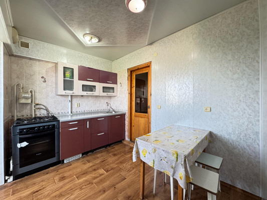 Продам трехкомнатную (3-комн.) квартиру, Мовсисяна ул, 20, Нальчик г