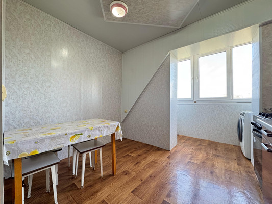 Продам трехкомнатную (3-комн.) квартиру, Мовсисяна ул, 20, Нальчик г