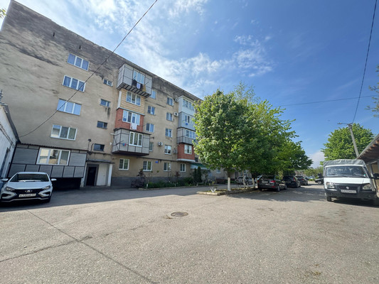 Продам трехкомнатную (3-комн.) квартиру, Мовсисяна ул, 20, Нальчик г