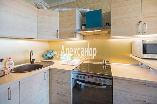 Продам однокомнатную (1-комн.) квартиру, Рыбацкий пр-кт, 18к2, Санкт-Петербург г
