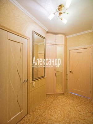 Продам однокомнатную (1-комн.) квартиру, Рыбацкий пр-кт, 18к2, Санкт-Петербург г